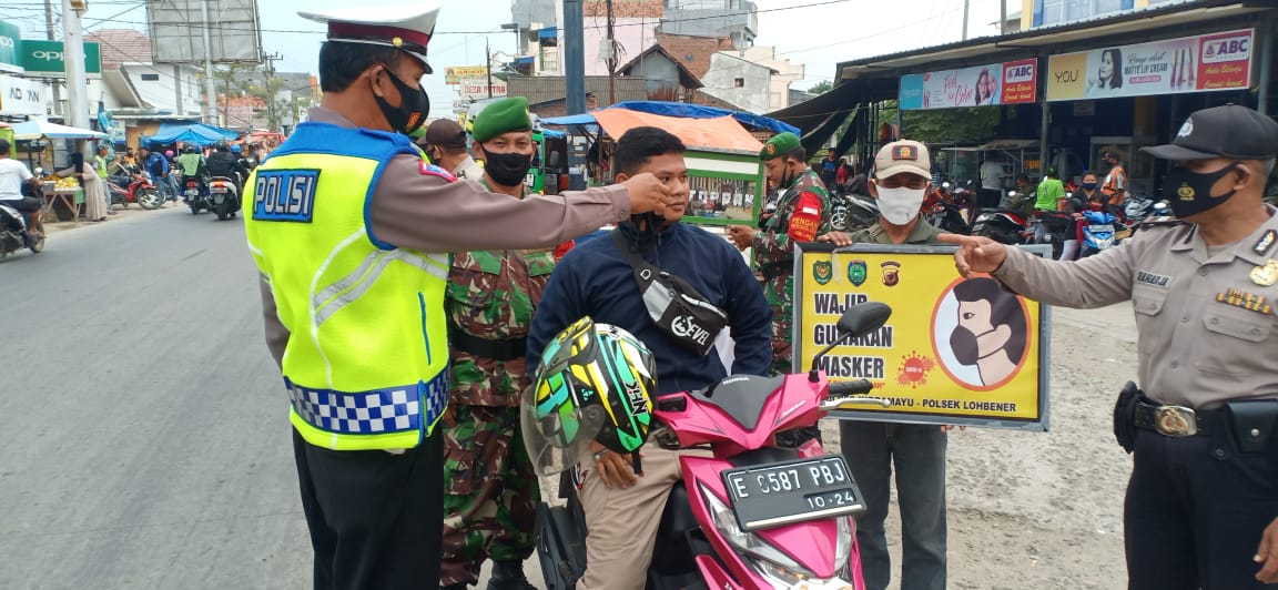 TNI Polri Tak Kenal Lelah Sosialisasi 3M di Wilkum Polres Indramayu Polda Jabar