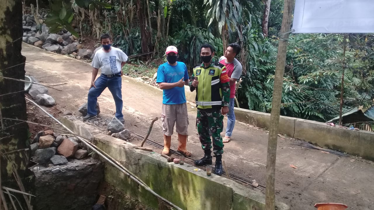Pembangunan Jembatan Lintas Kampung Desa Tangkil 
