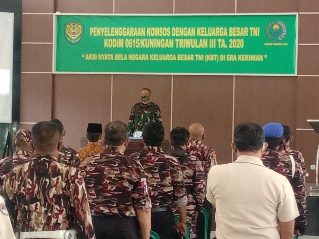 Bersama Keluarga Besar TNI,Kodim 0615  Menggelar Komsos di MaKodim  Kuningan