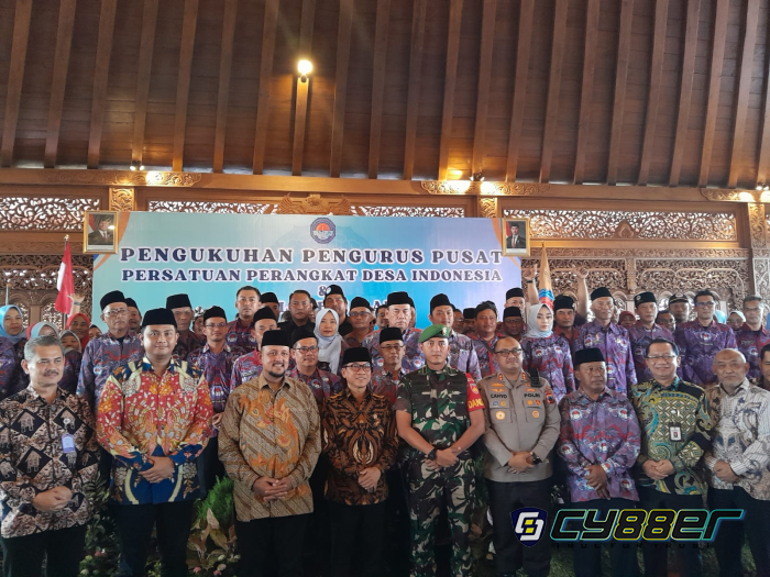 Menteri Desa Kukuhkan DPP PPDI, Perangkat Desa Siap Jalankan Tugas dengan Status Kepegawaian yang Jelas