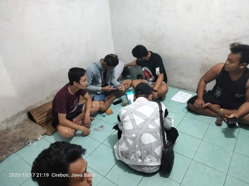 Penampungan TKI  Ilegal di Tiga Desa Kecamatan Plumbon Cirebon,Di Grebek BP2MI 