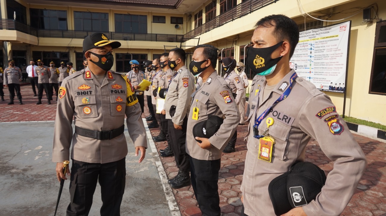 Dalam Apel Jam Pimpinan, Kapolres Cilegon Cek Sikap Tampang Personel Polres Cilegon