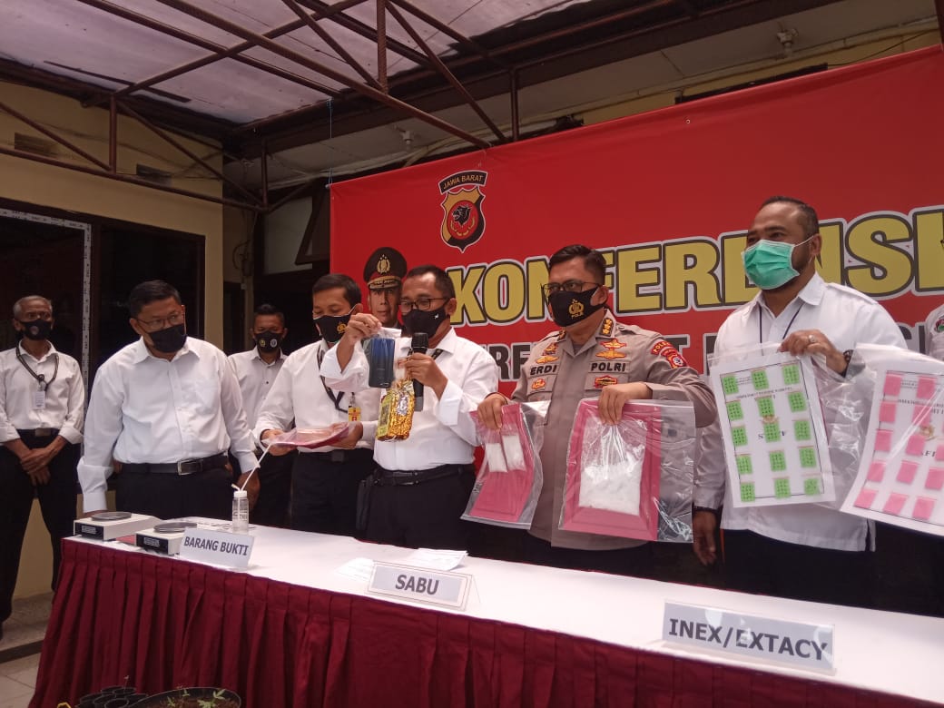 Direktorat Reserse Narkoba Polda Jabar Konferensi Pers Pengungkapan Peredaran Narkotika