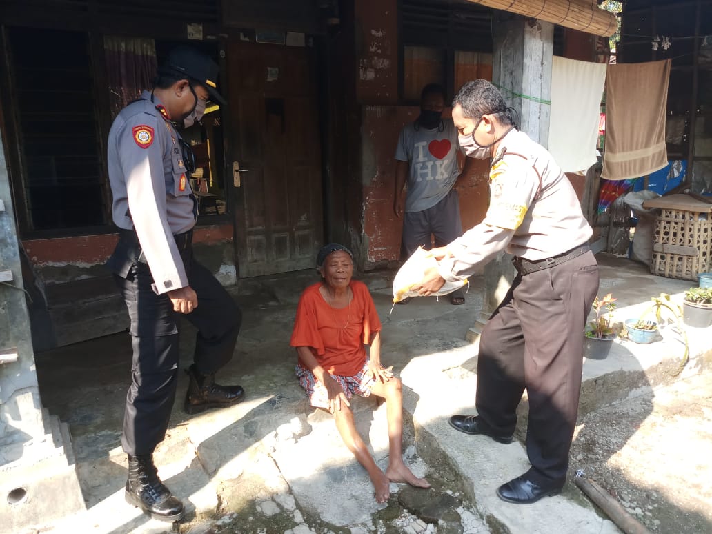 Kembali 45 Paket Sembako di Bagikan, Ini Penjelesan Kapolsek Kedokanbunder