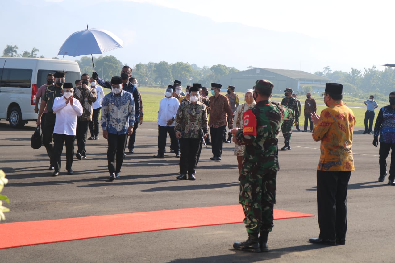 Danrem 062/TN Pimpin Gelar Pasukan Dalam Rangka Pengamanan Kunjungan Kerja Wakil Presiden