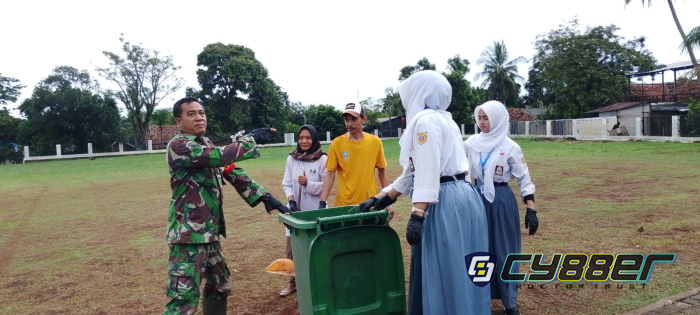 TMMD ke 128 Kodim 0623/ Cilegon Bangun Kesadaran Warga Jaga Kebersihan Lingkungan Dengan Gotong Royong