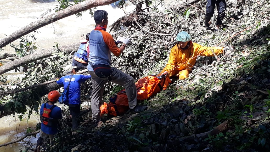 Penemuan Korban Hanyut di Sungai Ciliwung, Kebun Raya Bogor