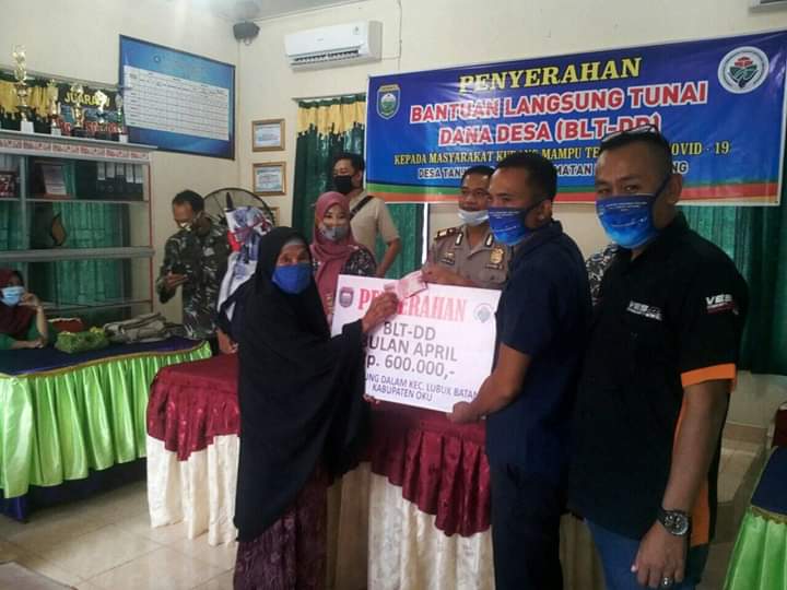 Pemdes Tanjung Dalam Membagikan BLT DD Sebanyak 97 KK