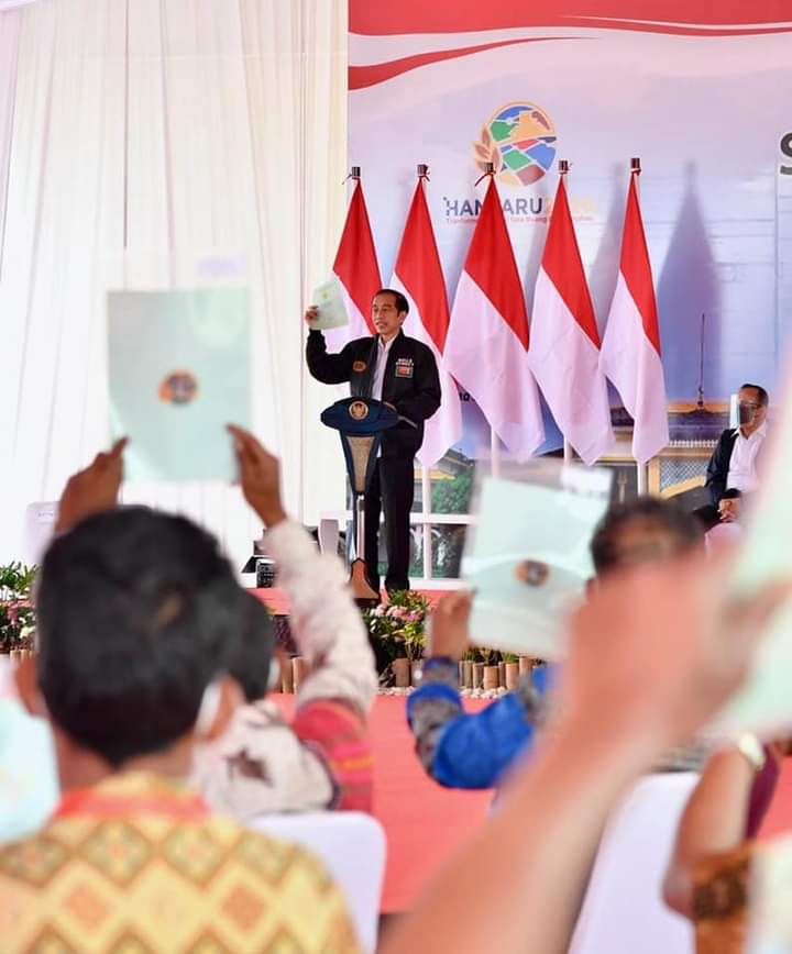 Presiden serahkan 22.007 Sertifikat Hak Atas Tanah di Humbang Hasundutan