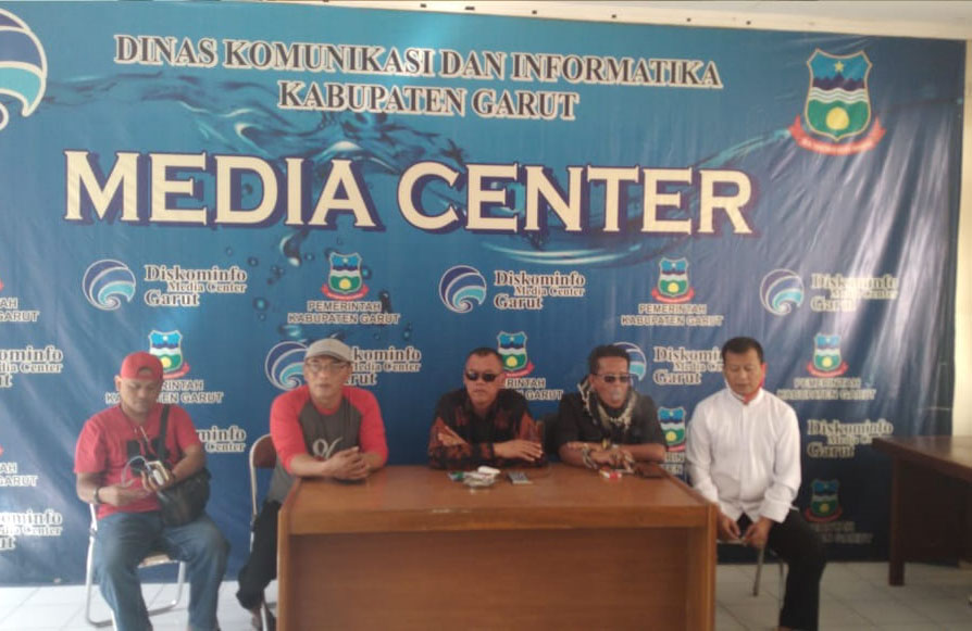 Ketua DPC APDESI Kabupaten Garut Lakukan Press Conference Terkait Islah Atas Kesalah Fahaman Pemberitaan Profesi Wartawan 