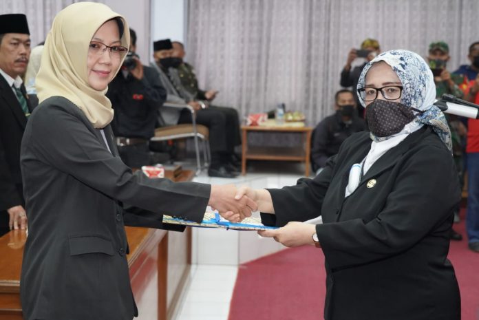 Pengucapan Sumpah Anggota DPRD Kabupaten Garut PAW Sisa Masa Jabatan 2019-2024 , Mila Meliana Gantikan H.Dendi Hidayat