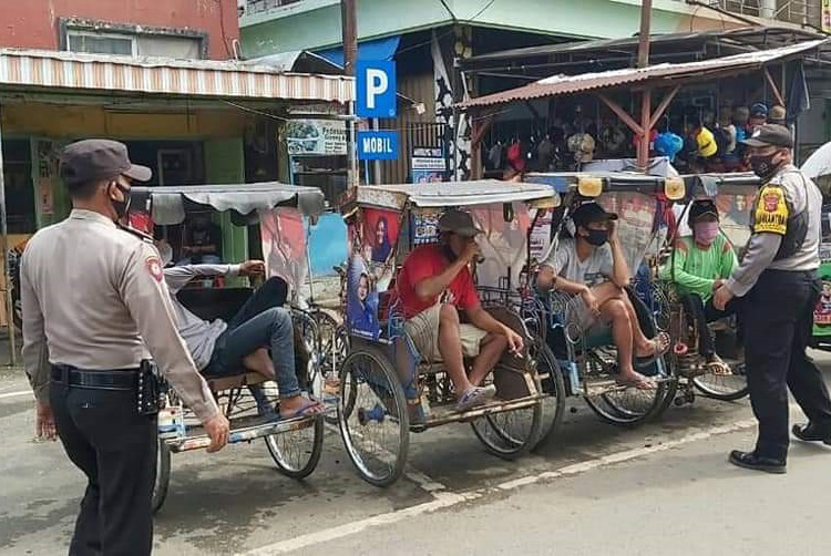 Cegah dan Kendalikan Covid-19, Ops Yustisi Sasar Pengguna Jalan di Pasar Tradisional Kadipaten Majalengka