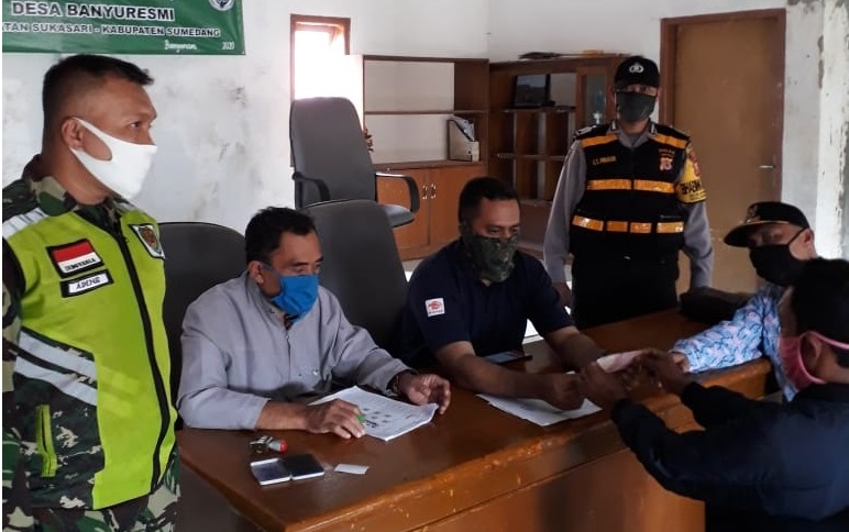 Warga Desa Mekarsari dan Banyuresmi Terima BLT dari Pemerintah Pusat