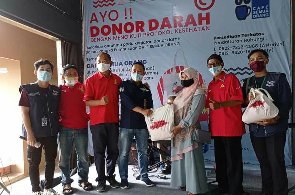 Cafe Semua Orang Kumpulkan 160 Kantong Darah