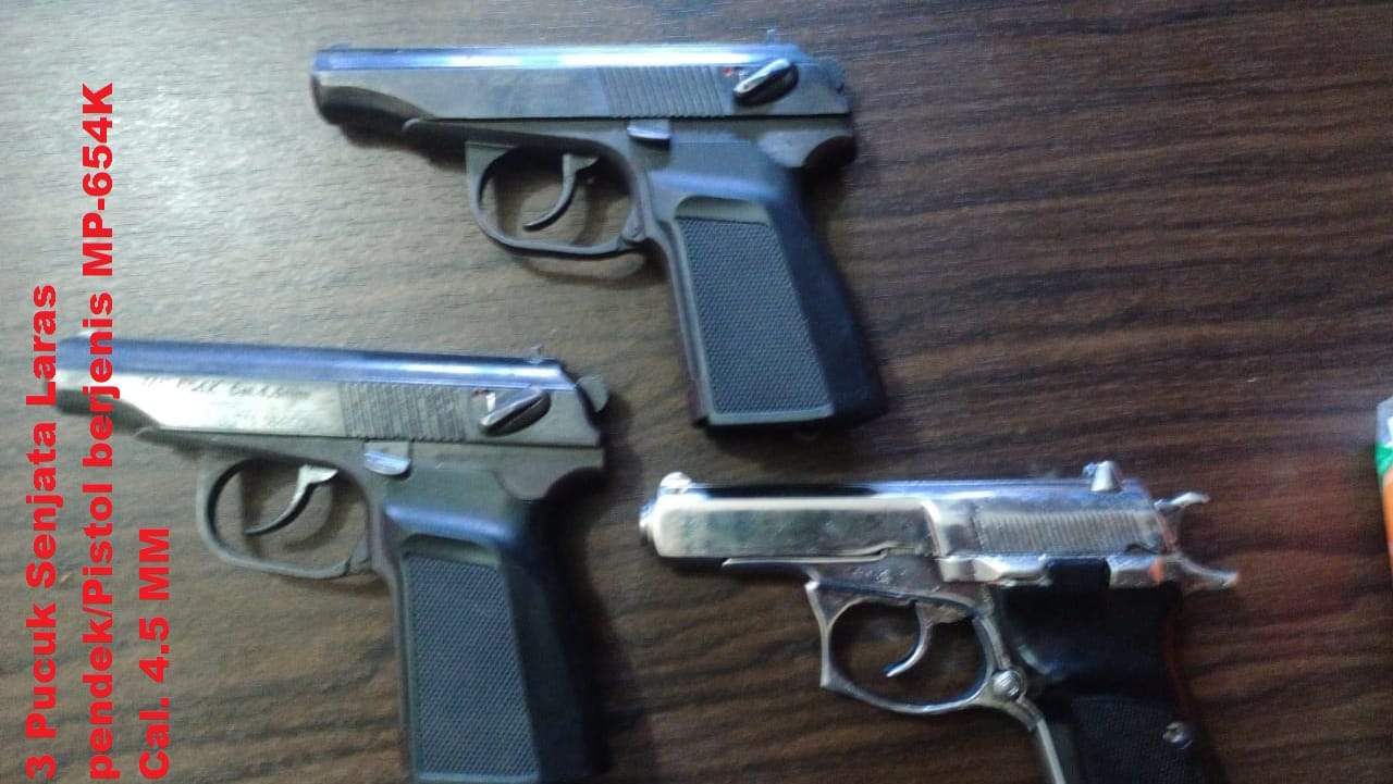 Diamankan, Tiga Pucuk Senjata Api dan Magazen di Bandara SSK II Pekanbaru
