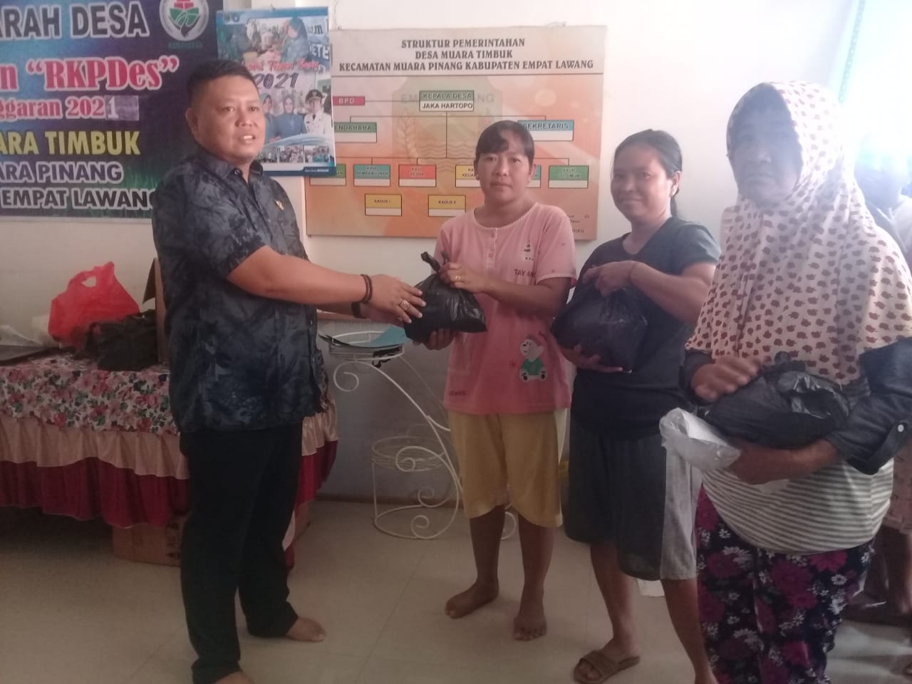 Kepala Desa Muara Timbuk: Bila Warga Saya Senyum, Saya Juga Ikut Tersenyum