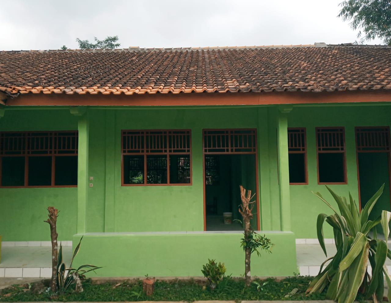 SDN 06 Dayeuhluhur Manfaatkan Bantuan DAK untuk Rehabilitasi Ruang Guru dengan Baik