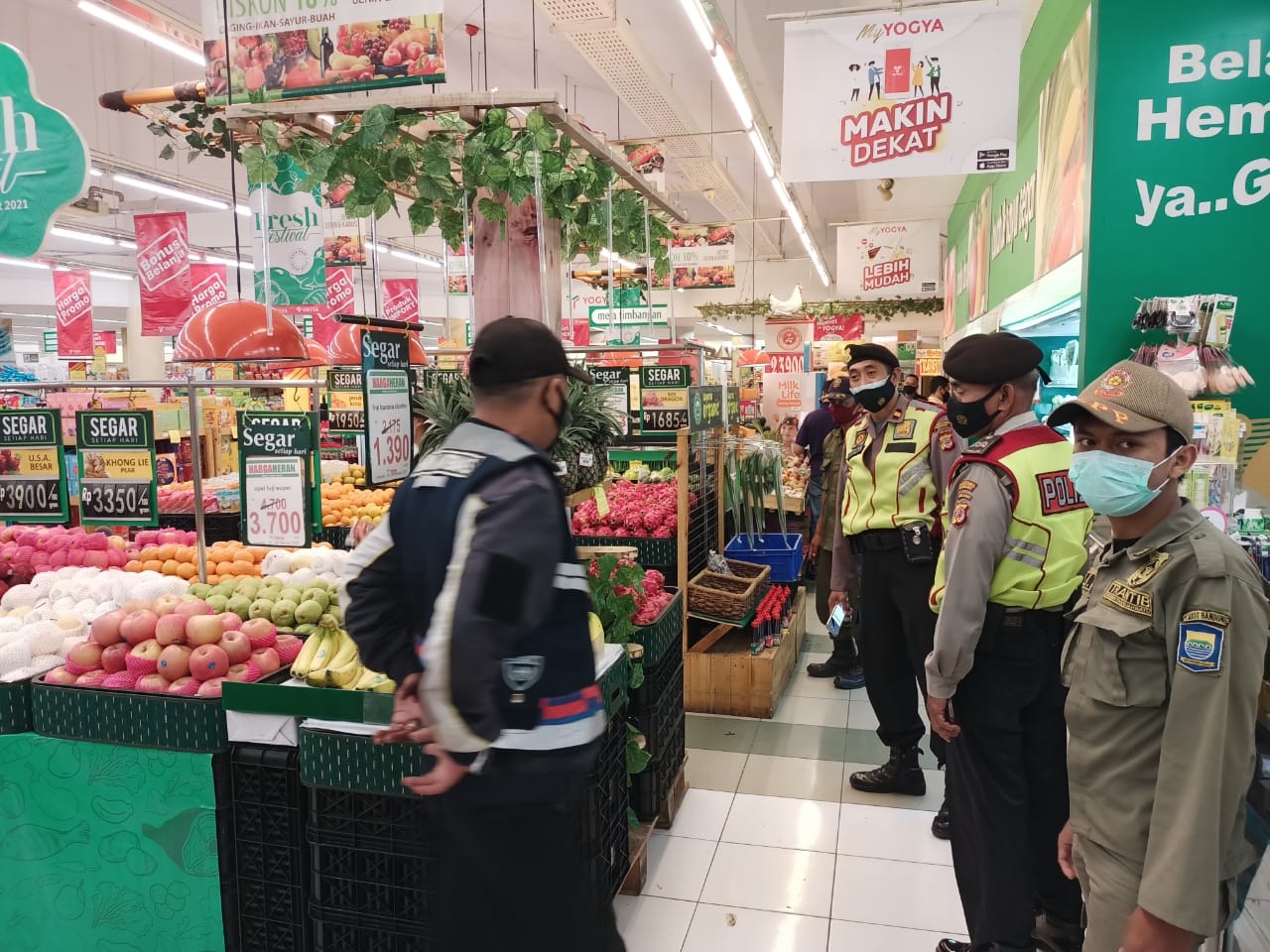 Tiga Pilar Kecamatan Buah Batu Cek PPKM Mikro di Griya Margahayu dan PKL Ciwastra