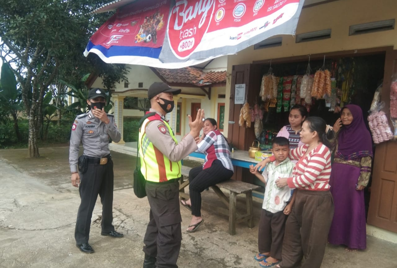 Cegah Penyebaran Covid-19, Bhabinkamtibmas Polsek Malausma Terus Lakukan Sosialisasi 3M Pada Warga Binaannya