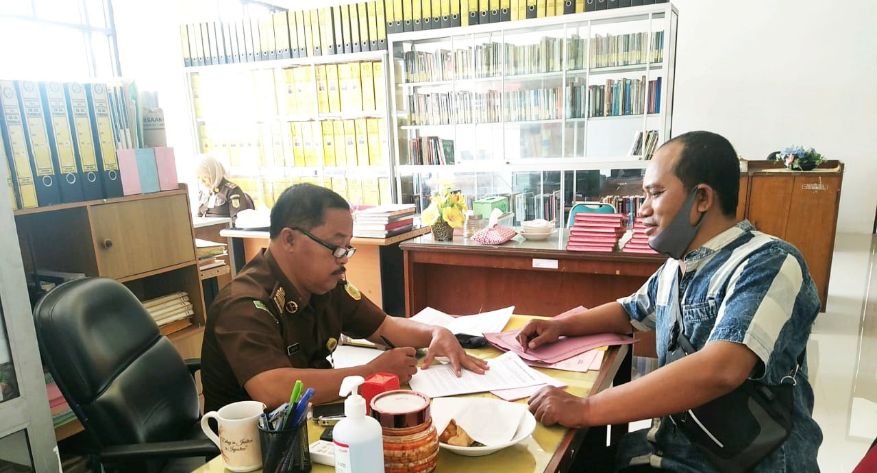 Ketua TPK Mojopurogede Jadi BONEKA Kepala Desa, LSM Resmi Laporkan Ke Kejaksaan Negeri Gresik