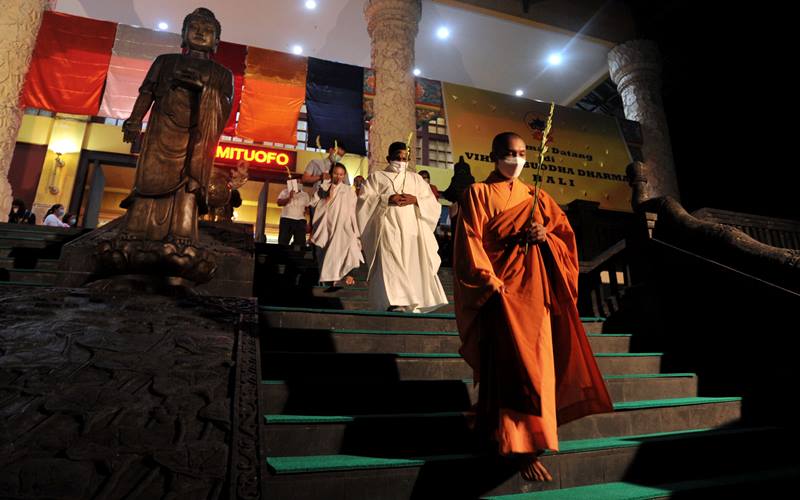 Perayaan Waisak 2565 Tahun Buddhis Disiarkan secara Daring