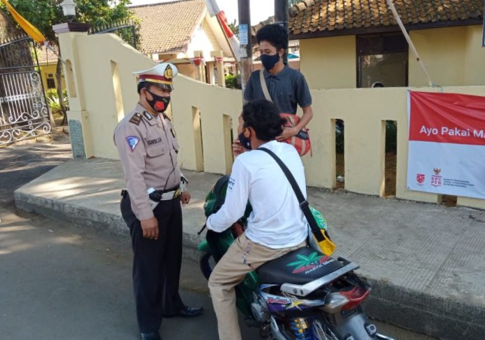 Polsek Tarogong Kidul Sosialisasikan Protokol Kesehatan 3M di Wilayah Hukumnya