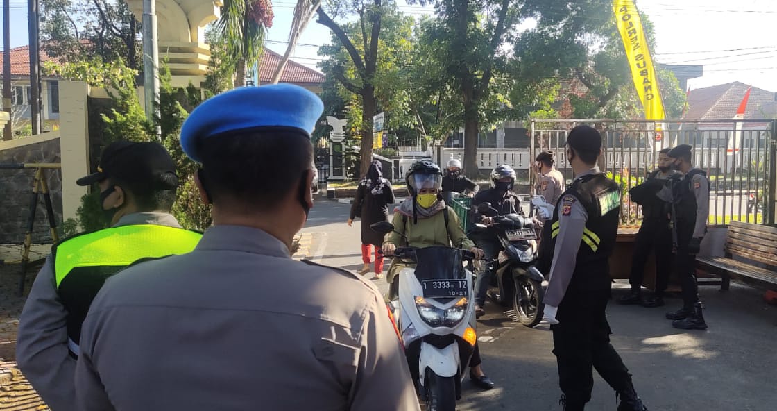 Upaya Pencegahan Covid-19 Terus Dilakukan Polres Subang Polda Jabar, Dengan Terapkan 3M Saat Masuk Mako