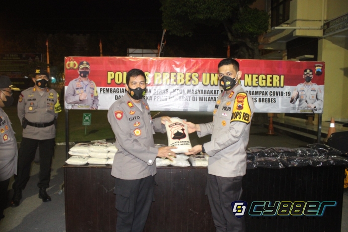 Peduli Warga di Masa PPKM Darurat, Polres Brebes Salurkan 10 ton Beras untuk Masyarakat