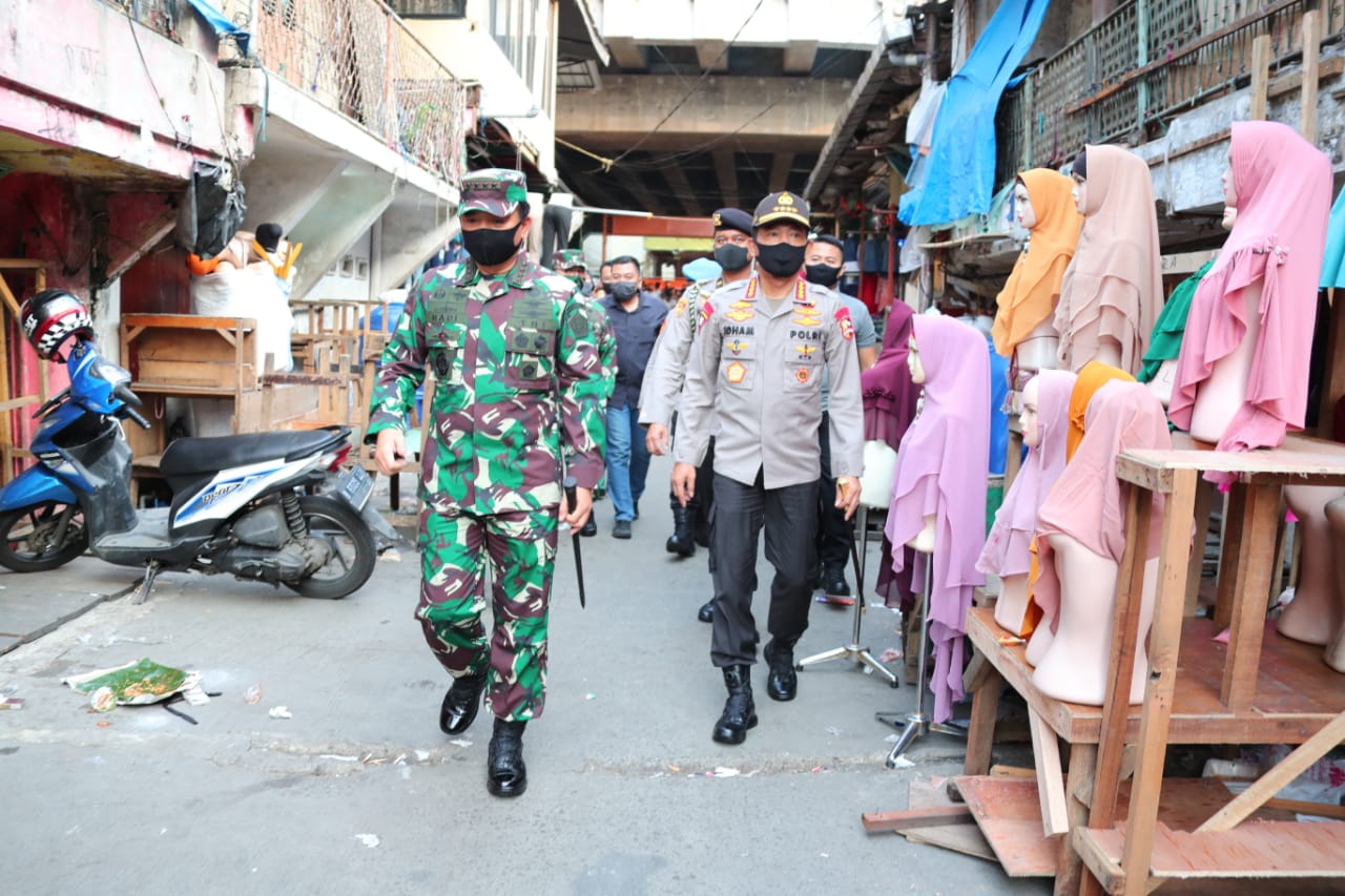 Panglima TNI dan Kapolri Sidak Pasar Tanah Abang dan Bandara Soeta Cek Kesiapan New Normal