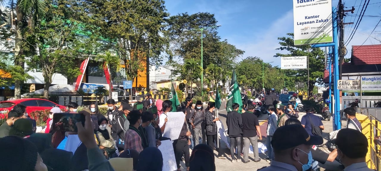 Aksi Unjuk Rasa oleh HMI Tarakan Terkait 100 Hari Gubernur Kaltara yang Belum Terbukti