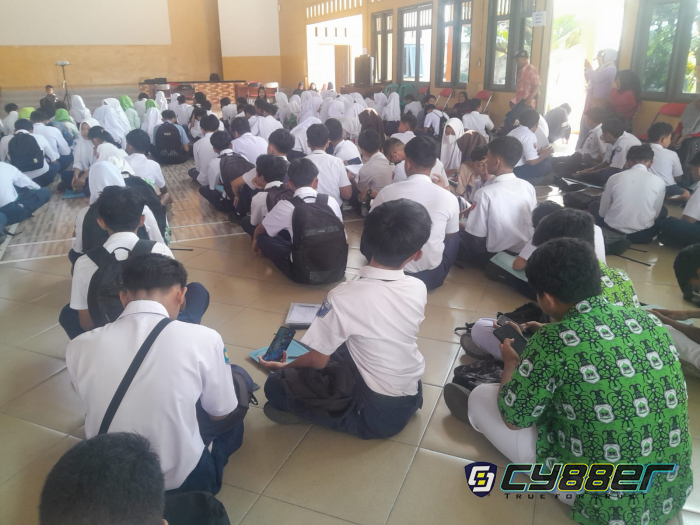 Hari Kedua SPMB, Hampir 400 Calon Siswa Daftar ke SMKN 2 Klaten, Kuota Tersedia 612 Kursi