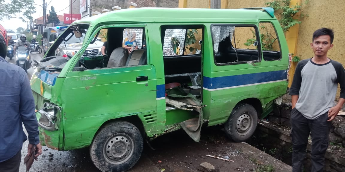 Sempat Jadi Bulan-Bulanan Warga, Sopir Angkot Tabrak Lari Diamankan Polisi