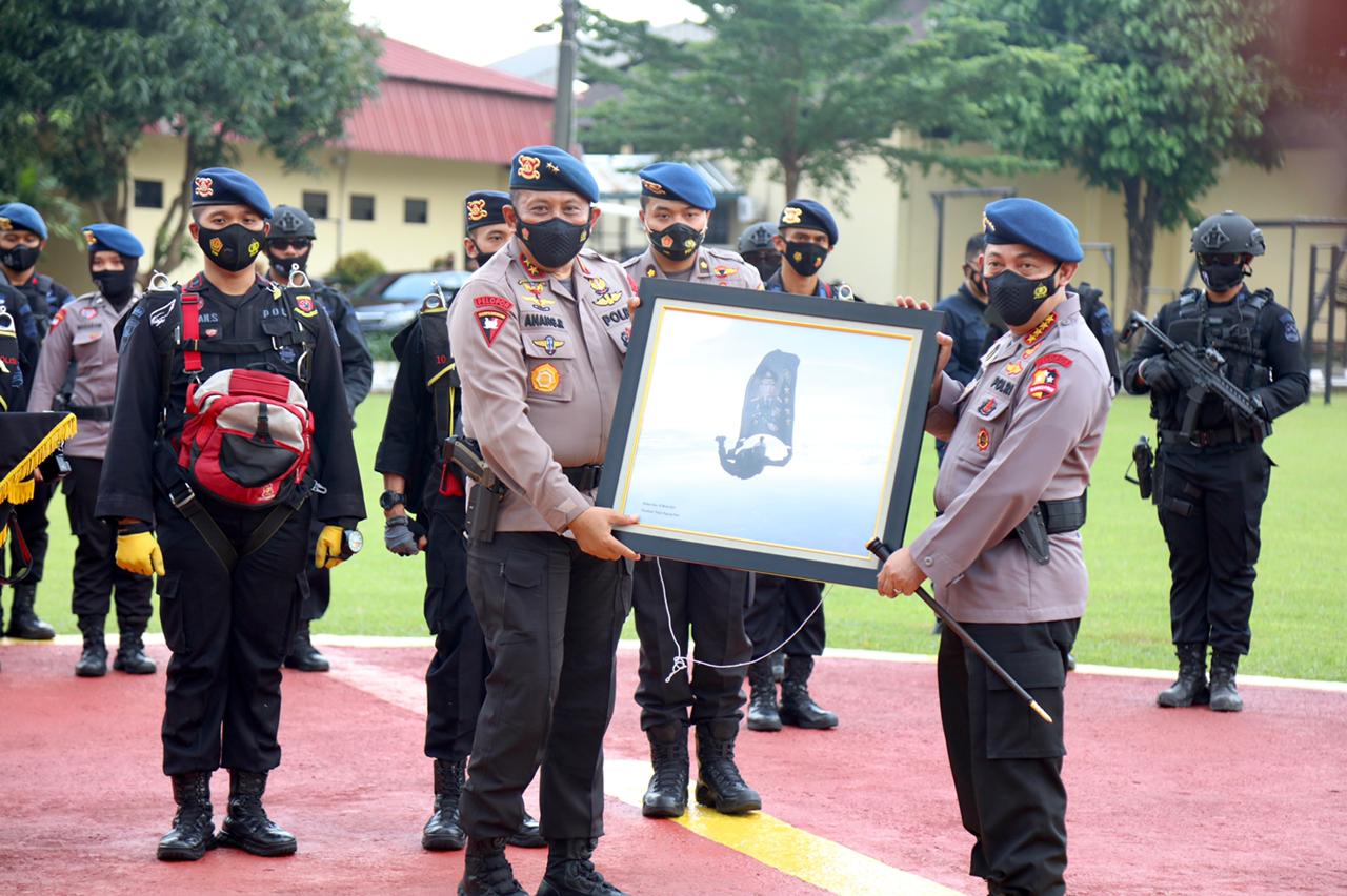Kapolri Apresiasi Dedikasi dan Loyalitas Brimob Dalam Tugas Kemanusiaan 