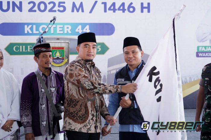 Wali Kota Cilegon Robinsar Lepas 393 Jamaah Haji Kloter 44 JKG