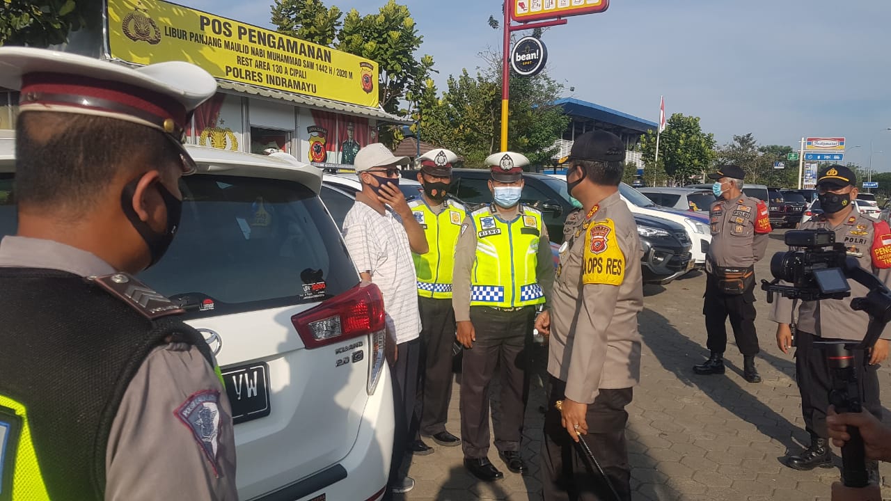 Baru 3 Hari Menjabat, Kapolres Indramayu Melaksanakan Kegiatan Pengecekan Pos Pengamanan Libur Panjang