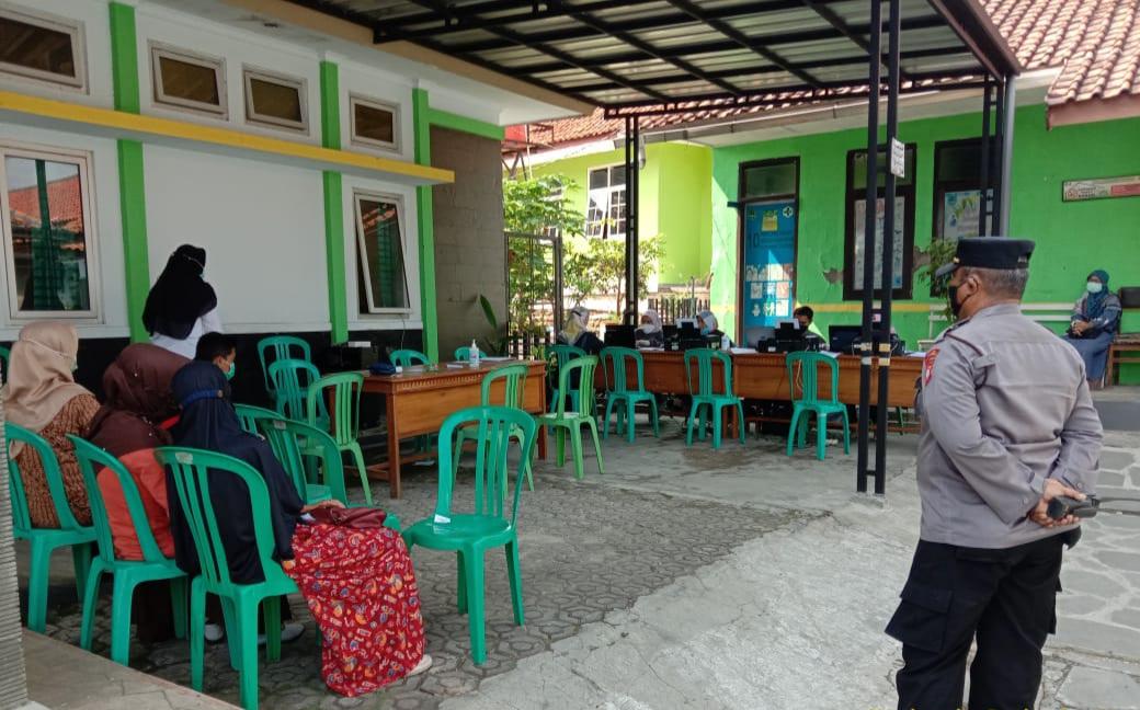 Polres Majalengka Polda Jabar Monitoring Vaksinasi Covid-19 Tahap I Kader Posyandu