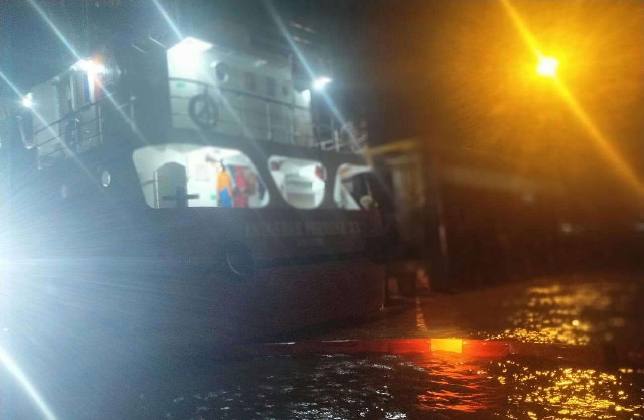Kebocoran Pipa Minyak Mentah PT. CPI di Dermaga 4 Pelabuhan Dumai
