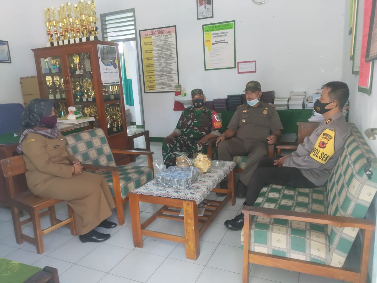 Danramil 1513 Garawangi Laksanakan Monitoring dan Check Lokasi Pembelajaran Sekolah