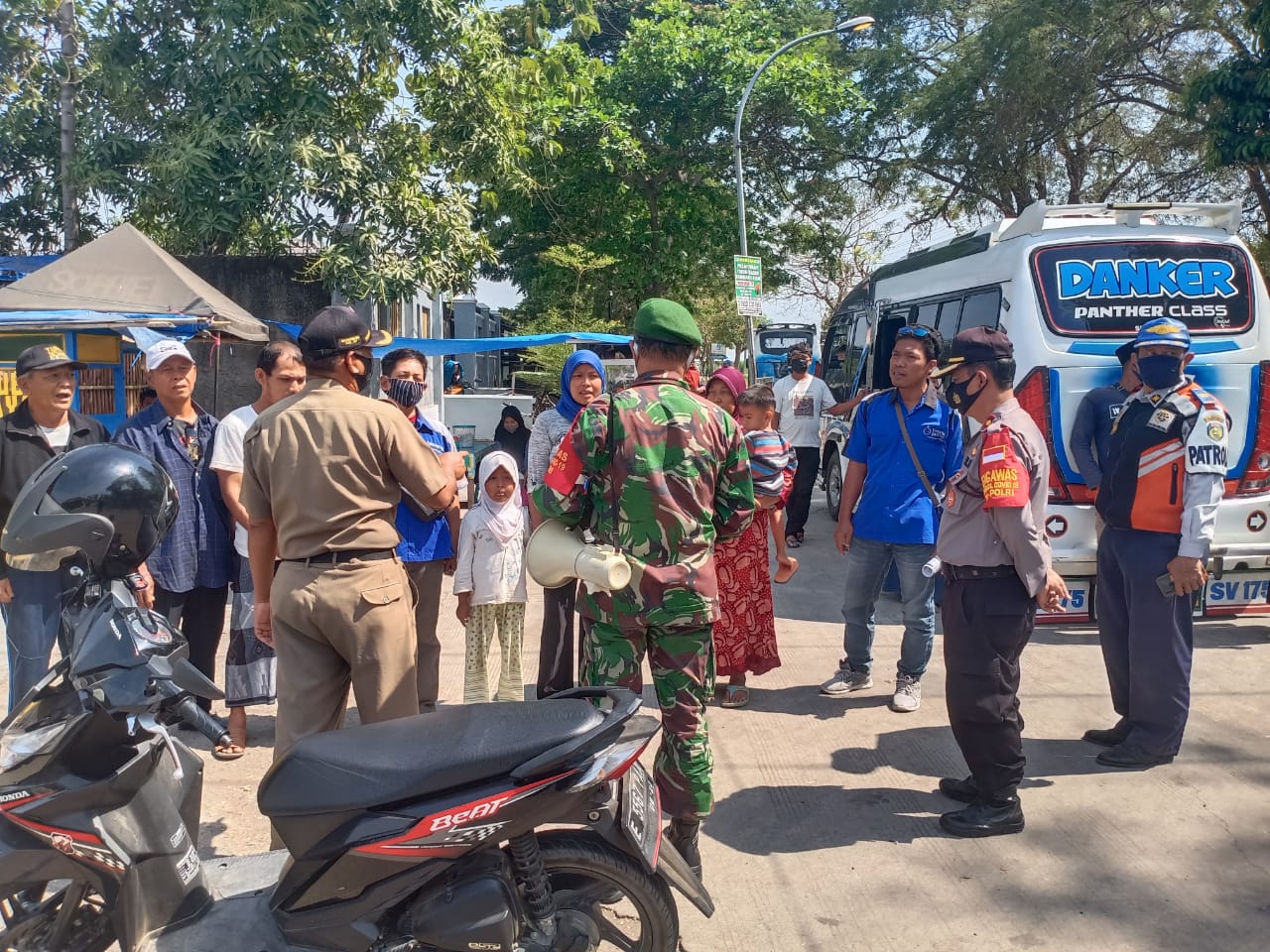 Polres Indramayu Ajak Masyarakat Patuhi Instruksi Pemerintah Cegah Covid-19 