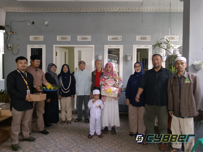 Keluarga Besar Haji Dicky Mulyawan dan Yayasan Al Barokah Berdaya Gelar Khitan Massal Gratis serta Santuni Lansia