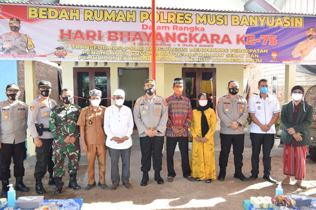 Bedah Rumah, Program Unggulan Polres Muba Dalam Rangka HUT Bhayangkara ke-75