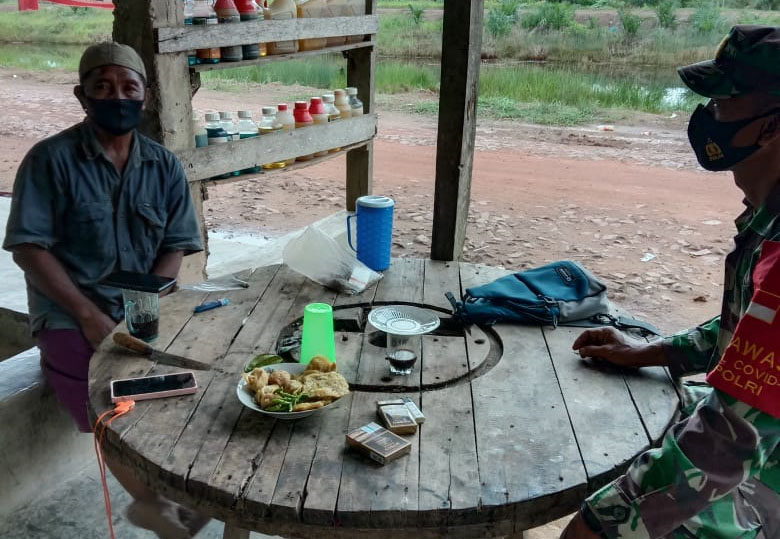 Himbau Warga Binaan Agar Patuhi Prokes, Ini Yang Dilakukan Serda Jumono