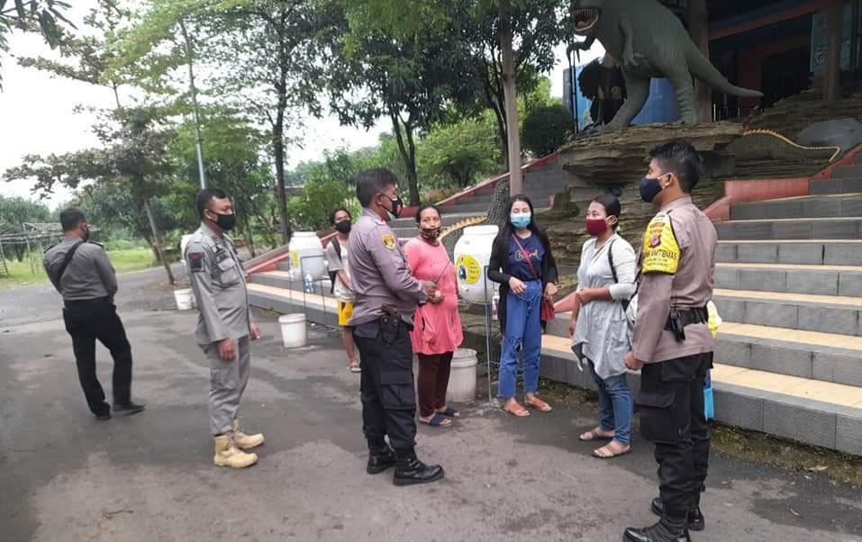 Polres Majalengka Polda Jabar Bersama 3 Pilar Terus Lakukan Pendisiplinan Protokol Kesehatan di Tempat Wisata