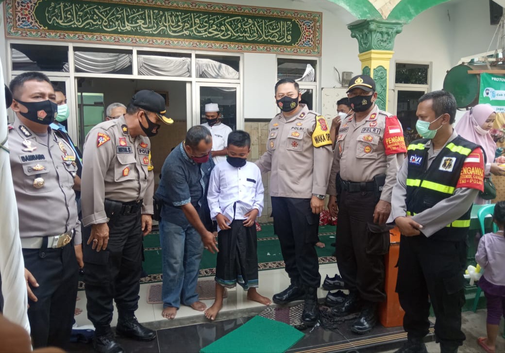 Dalam rangka Satgas Nusantara, Polres Indramayu Gelar Sunat Masal Sebanyak 35 Anak
