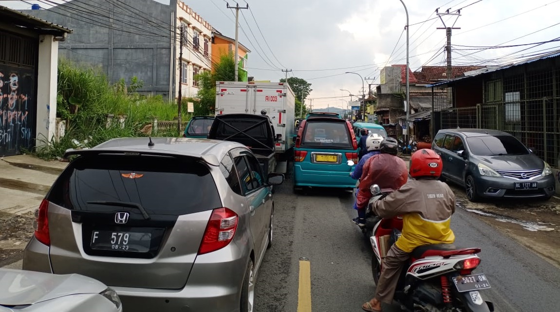 Jelang Bulan Suci Ramadhan Arus di Jalan Nasional Cukup Padat