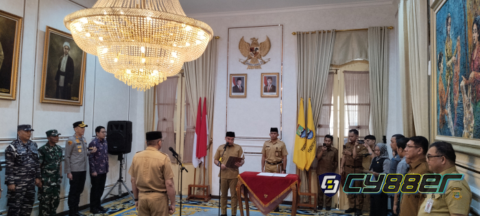 Ahmad Aziz Resmi Jadi Sekda Cilegon, Robinsar Minta ASN Kompak dan Utamakan Masyarakat
