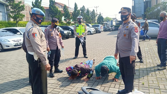 26 Pelanggar Prokes di Margahayu Bandung Terjaring Ops Yustisi, Mereka Kena Sanksi Pus Ap