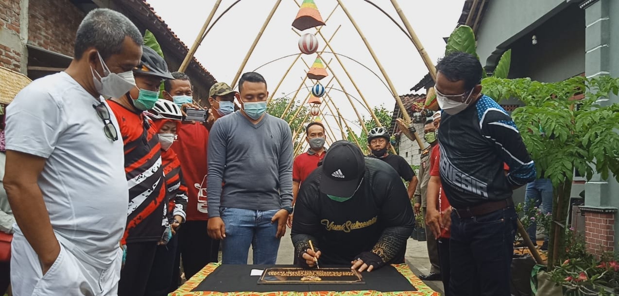 Bupati Sragen Tandatangani Prasasti Garden Flower Turi
