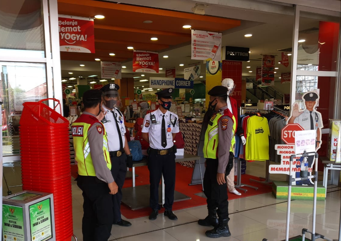Disiplinkan Protokol Kesehatan, Sat Sabhara Polres Majalengka Gencar Imbau 3M