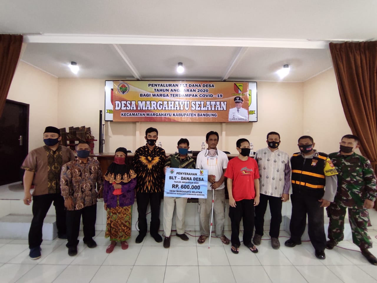 Penyaluran BLT Dana Desa Margahayu Selatan Tetap menjalankan Protokol Kesehatan
